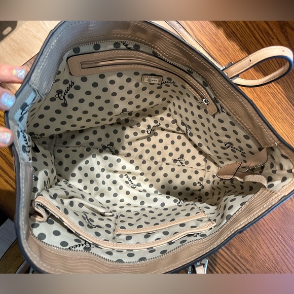 GUESS Neutral Color Handbag - Picture 2 of 5